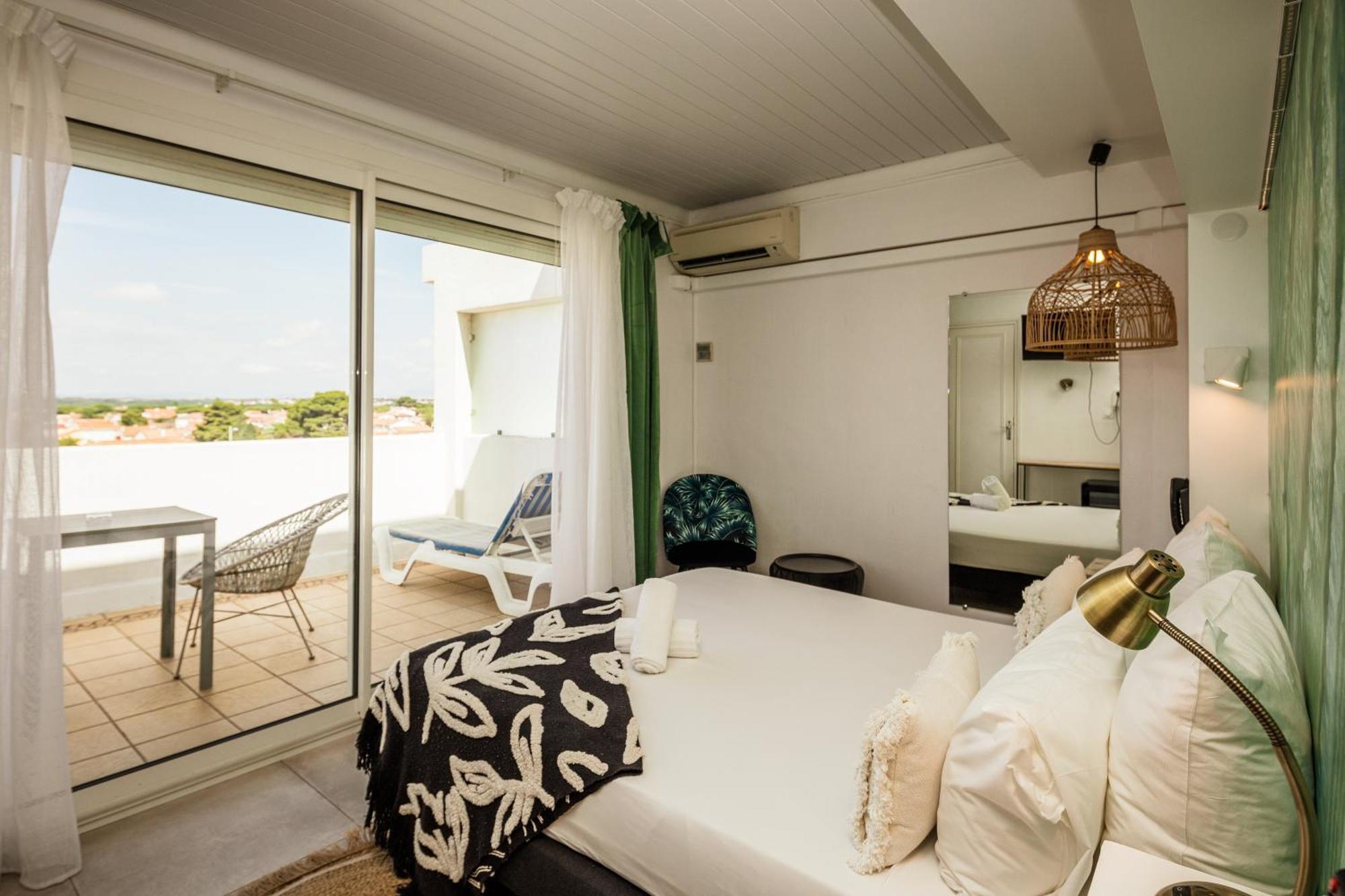 Hotel Les Sables - Urban Style - By Logis Hotels Canet-en-Roussillon Exteriör bild