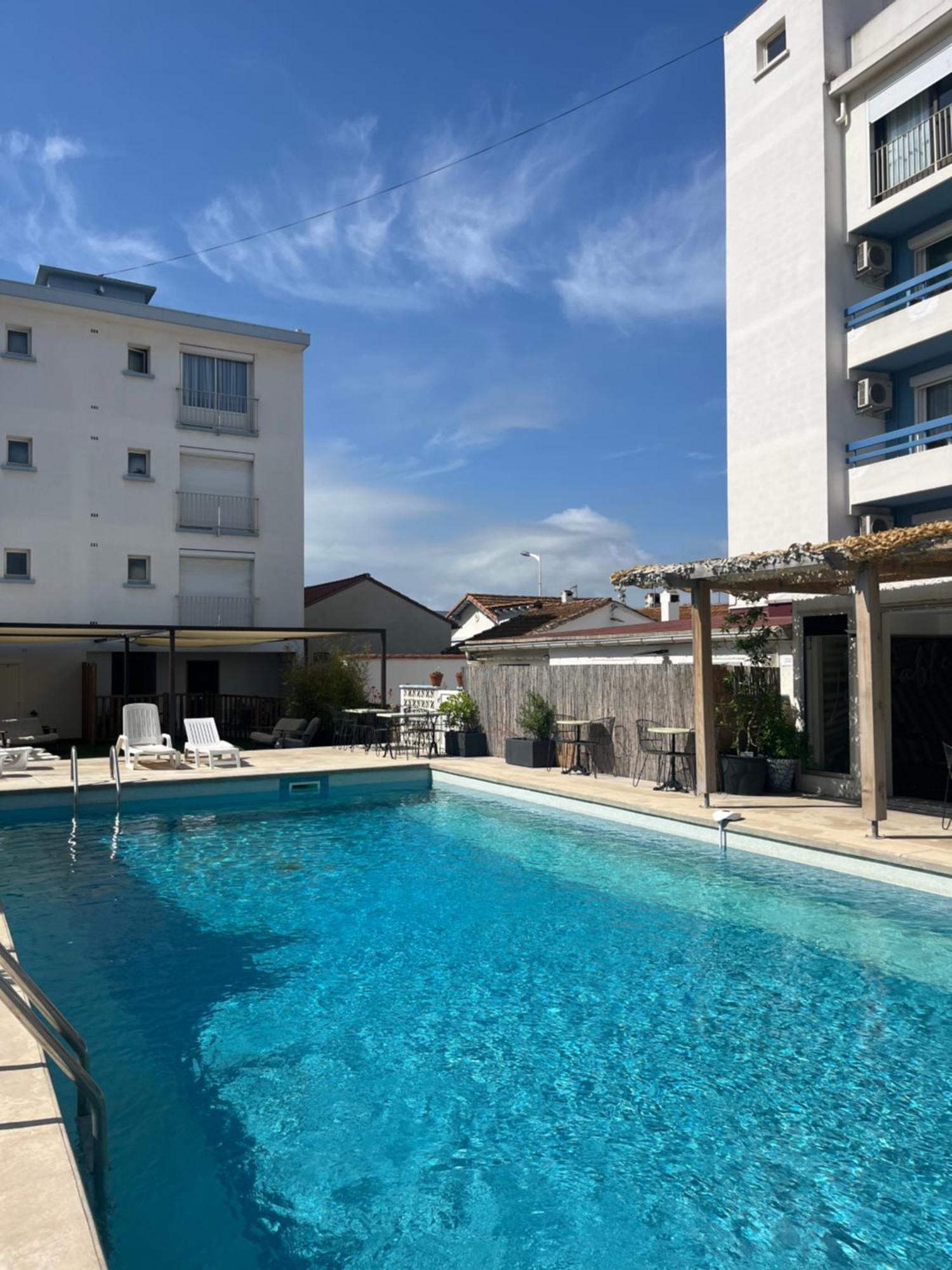 Hotel Les Sables - Urban Style - By Logis Hotels Canet-en-Roussillon Exteriör bild